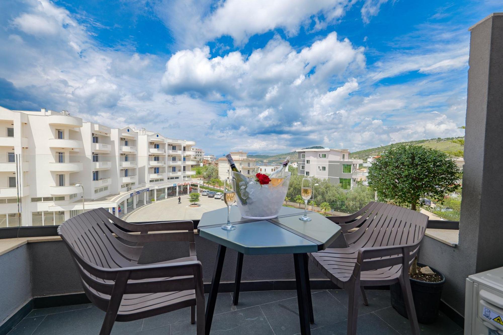 Hotel Kroi คซามิล ภายนอก รูปภาพ